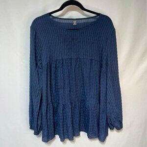 Womans loose fitting navy blouse. Long sleeve. Size 2XL. SHEIN curve.
